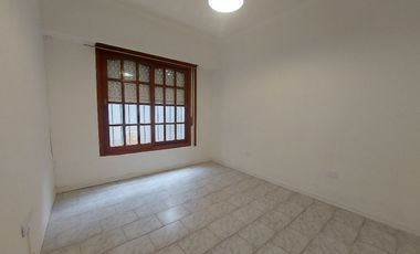 Casa PH en alquiler en Lanus Oeste