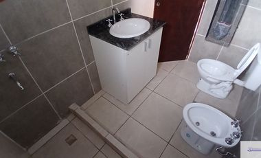 Casa en venta c/ cochera en 9 de Julio