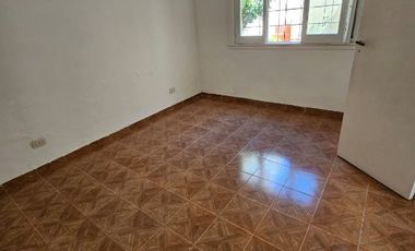 Departamento Tipo Casa en alquiler en Lanus Oeste