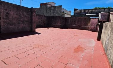 Departamento Tipo Casa en alquiler en Lanus Oeste