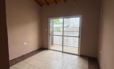 VENTA EN BLOCK. 1 CASA Y 9 DEPARTAMENTOS.