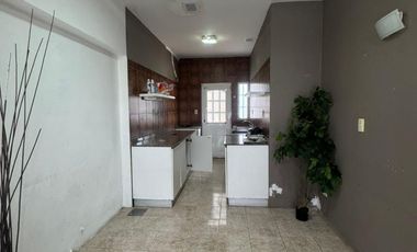 VENTA EN BLOCK. 1 CASA Y 9 DEPARTAMENTOS.