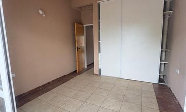 VENTA EN BLOCK. 1 CASA Y 9 DEPARTAMENTOS.