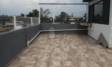 Se vende casa con restaurante de mariscos y departamento en Col. Faja de Oro, Gustavo A. Madero