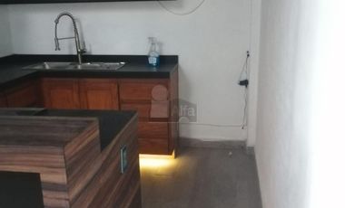 Se vende casa con restaurante de mariscos y departamento en Col. Faja de Oro, Gustavo A. Madero