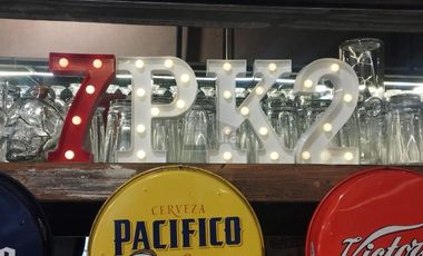 Se vende casa con restaurante de mariscos y departamento en Col. Faja de Oro, Gustavo A. Madero