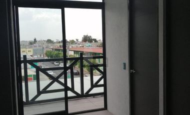 Se vende casa con restaurante de mariscos y departamento en Col. Faja de Oro, Gustavo A. Madero