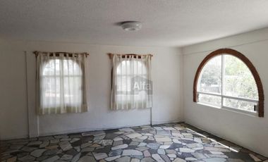 Se vende amplia casa de 5 recámaras en San Juan Tepeximilpa, Tlalpan