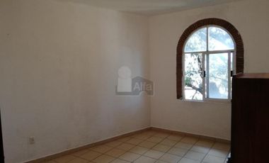 Se vende amplia casa de 5 recámaras en San Juan Tepeximilpa, Tlalpan