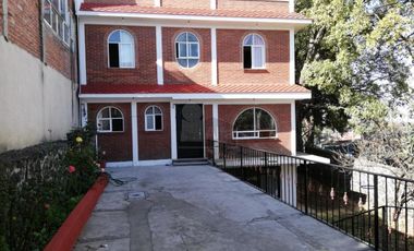 Se vende amplia casa de 5 recámaras en San Juan Tepeximilpa, Tlalpan