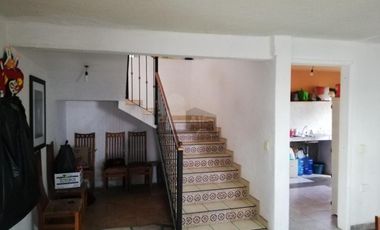 Se vende amplia casa de 5 recámaras en San Juan Tepeximilpa, Tlalpan