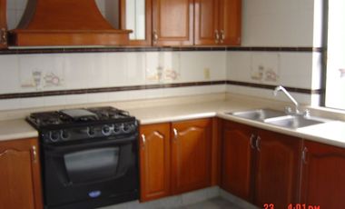 CASA EN CONDOMINIO CON VIGILANCIA EN LOMAS DE LA HERRADURA