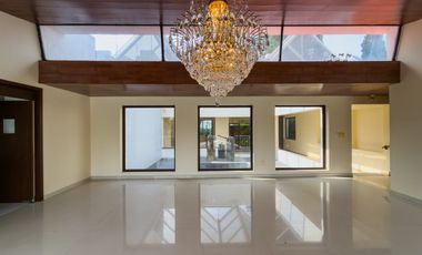 Casa en Venta en Colinas de San Javier con Alberca