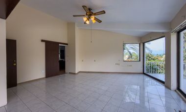 Casa en Venta en Colinas de San Javier con Alberca