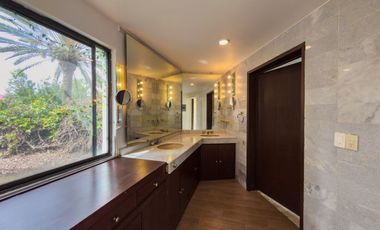 Casa en Venta en Colinas de San Javier con Alberca