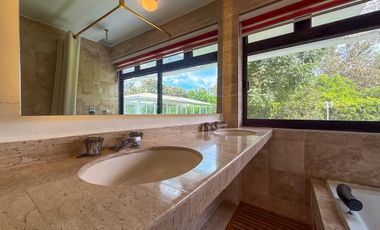 Casa en Venta en Colinas de San Javier con Alberca