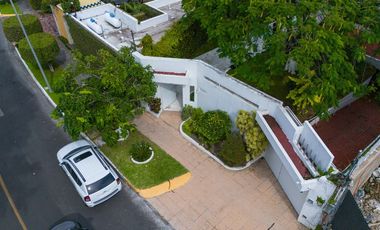 Casa en Venta en Colinas de San Javier con Alberca