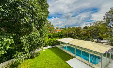 Casa en Venta en Colinas de San Javier con Alberca