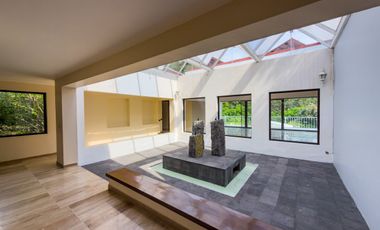 Casa en Venta en Colinas de San Javier con Alberca