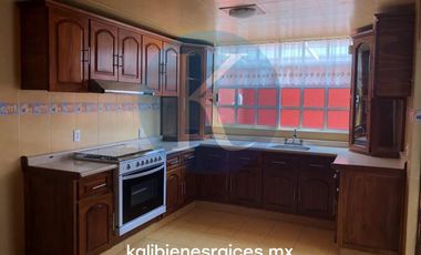 Casa en Renta Satélite,  Acceso Controlado. Cerca Periférico