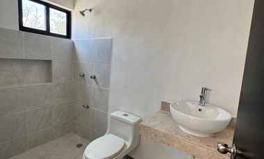 CASA EN VENTA MERIDA, CONKAL, PRIVADA KANAN, MODELO 170 1 PLANTA, A 6 MESES.