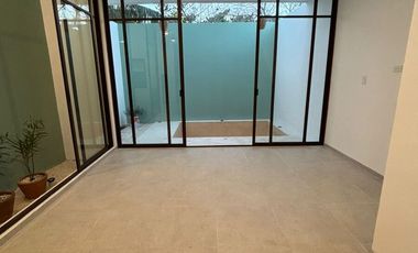 CASA EN VENTA MERIDA, PLAYA CHUBURNA, VILLAS NALU, A 130 MTS DEL MAR, AGO 2025.