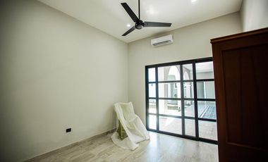 CASA EN VENTA MERIDA, SITPACH, 1 PLANTA DE LUJO, ENTREGA INMEDIATA.