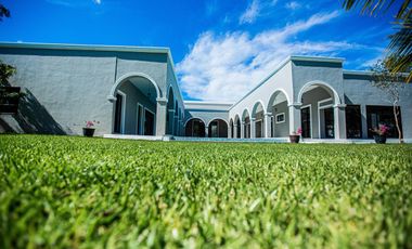 CASA EN VENTA MERIDA, SITPACH, 1 PLANTA DE LUJO, ENTREGA INMEDIATA.