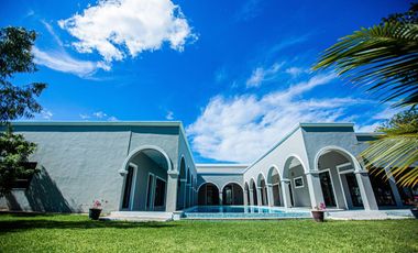 CASA EN VENTA MERIDA, SITPACH, 1 PLANTA DE LUJO, ENTREGA INMEDIATA.