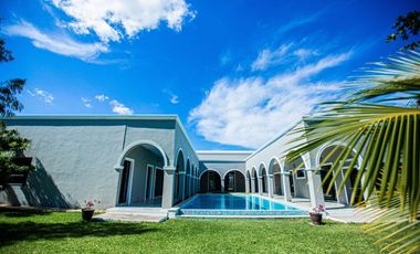 CASA EN VENTA MERIDA, SITPACH, 1 PLANTA DE LUJO, ENTREGA INMEDIATA.