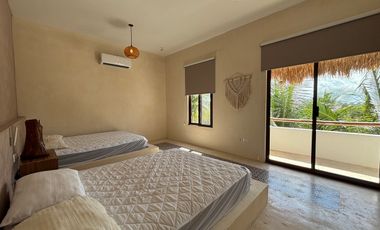 CASA EN VENTA MERIDA, PLAYA CHICXULUB, CASA ITALIANA, 3RA FILA, ENTREGA INMEDIA.