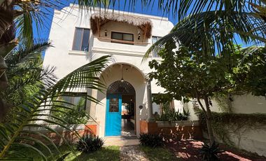 CASA EN VENTA MERIDA, PLAYA CHICXULUB, CASA ITALIANA, 3RA FILA, ENTREGA INMEDIA.
