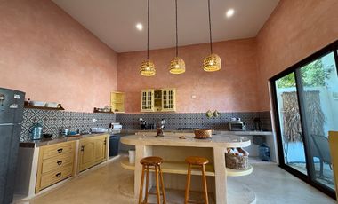 CASA EN VENTA MERIDA, PLAYA CHICXULUB, CASA ITALIANA, 3RA FILA, ENTREGA INMEDIA.