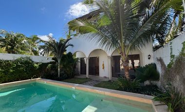 CASA EN VENTA MERIDA, PLAYA CHICXULUB, CASA ITALIANA, 3RA FILA, ENTREGA INMEDIA.