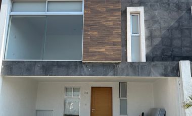 Casa en Renta en La Antigua Cementera, 3 recámaras, Puebla