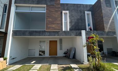 Casa en Renta en La Antigua Cementera, 3 recámaras, Puebla