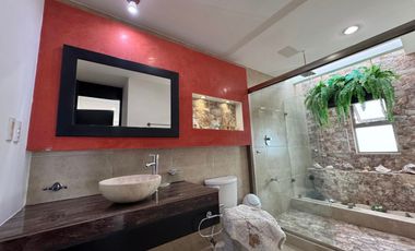 CASA FRENTE AL MAR EN SAN BRUNO EN RENTA A LARGO PLAZO CON PÁNELES SOLARES