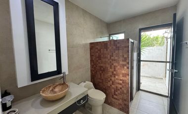 CASA FRENTE AL MAR EN SAN BRUNO EN RENTA A LARGO PLAZO CON PÁNELES SOLARES