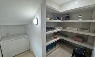 CASA FRENTE AL MAR EN SAN BRUNO EN RENTA A LARGO PLAZO CON PÁNELES SOLARES