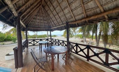 CASA FRENTE AL MAR EN SAN BRUNO EN RENTA A LARGO PLAZO CON PÁNELES SOLARES