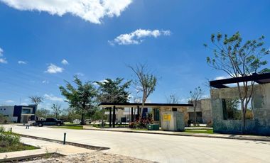 CASA EN VENTA EN PRIVADA ENTRE PARQUES, CONKAL, YUCATAN