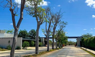 CASA EN VENTA EN PRIVADA ENTRE PARQUES, CONKAL, YUCATAN