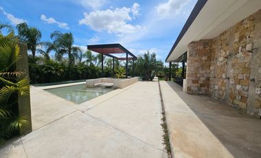 CASA EN VENTA EN PRIVADA ENTRE PARQUES, CONKAL, YUCATAN