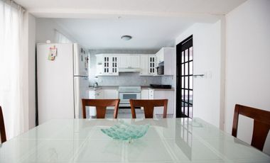 Casa en Venta en Lomas Boulevares, Tlalnepantla, Edo de México