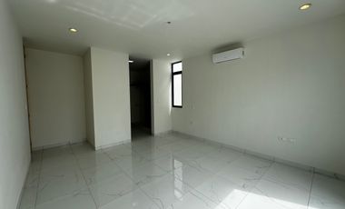 CASA EN VENTA DE 4 HABITACIONES EN PRIVADA PARQUE NATURA CHOLUL