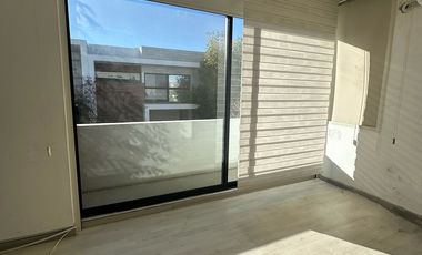 CASA EN RENTA  ESQUINA LOMAS DE ANGELOPOLIS III