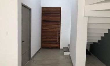 CASA EN RENTA  ESQUINA LOMAS DE ANGELOPOLIS III