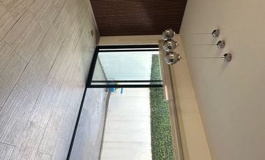 CASA EN RENTA  ESQUINA LOMAS DE ANGELOPOLIS III