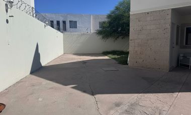 CASA EN VENTA AMPLIACION SENDEROS CERRADA SAUCES, TORREON COAH.