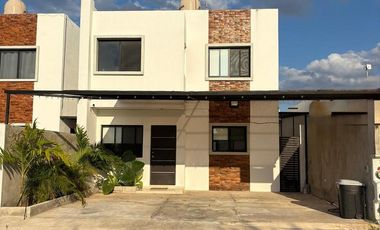 CASA EN VENTA EN RESIDENCIAL PUERTA DE PIEDRA EN DZITYA